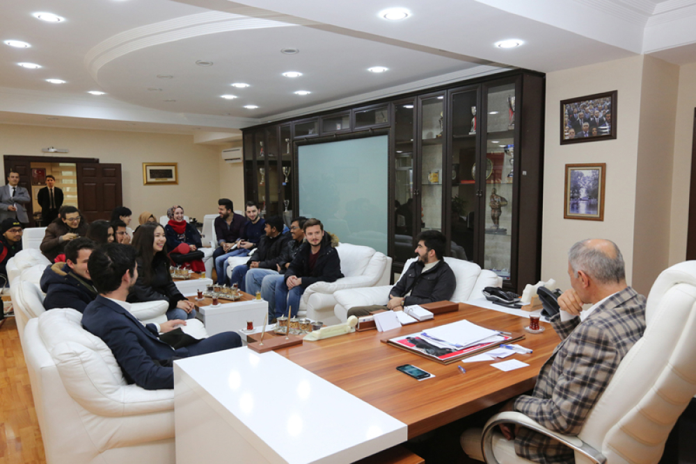 Üniversite Öğrencilerinden Başkan Dişli´ye Ziyaret